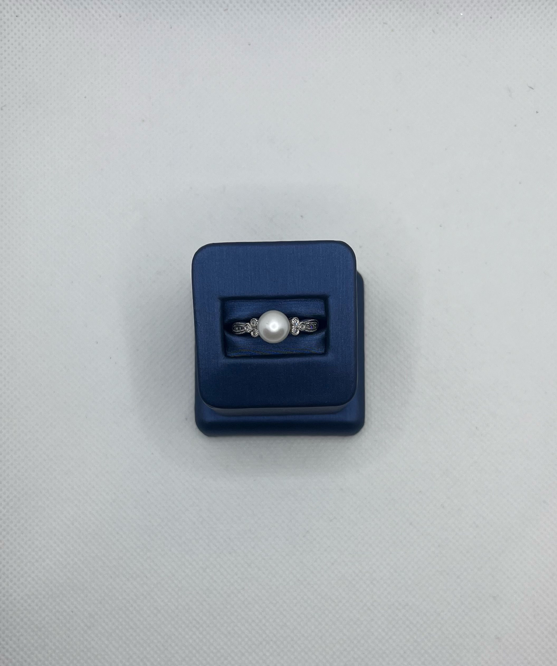 White Gold Pearl Ring