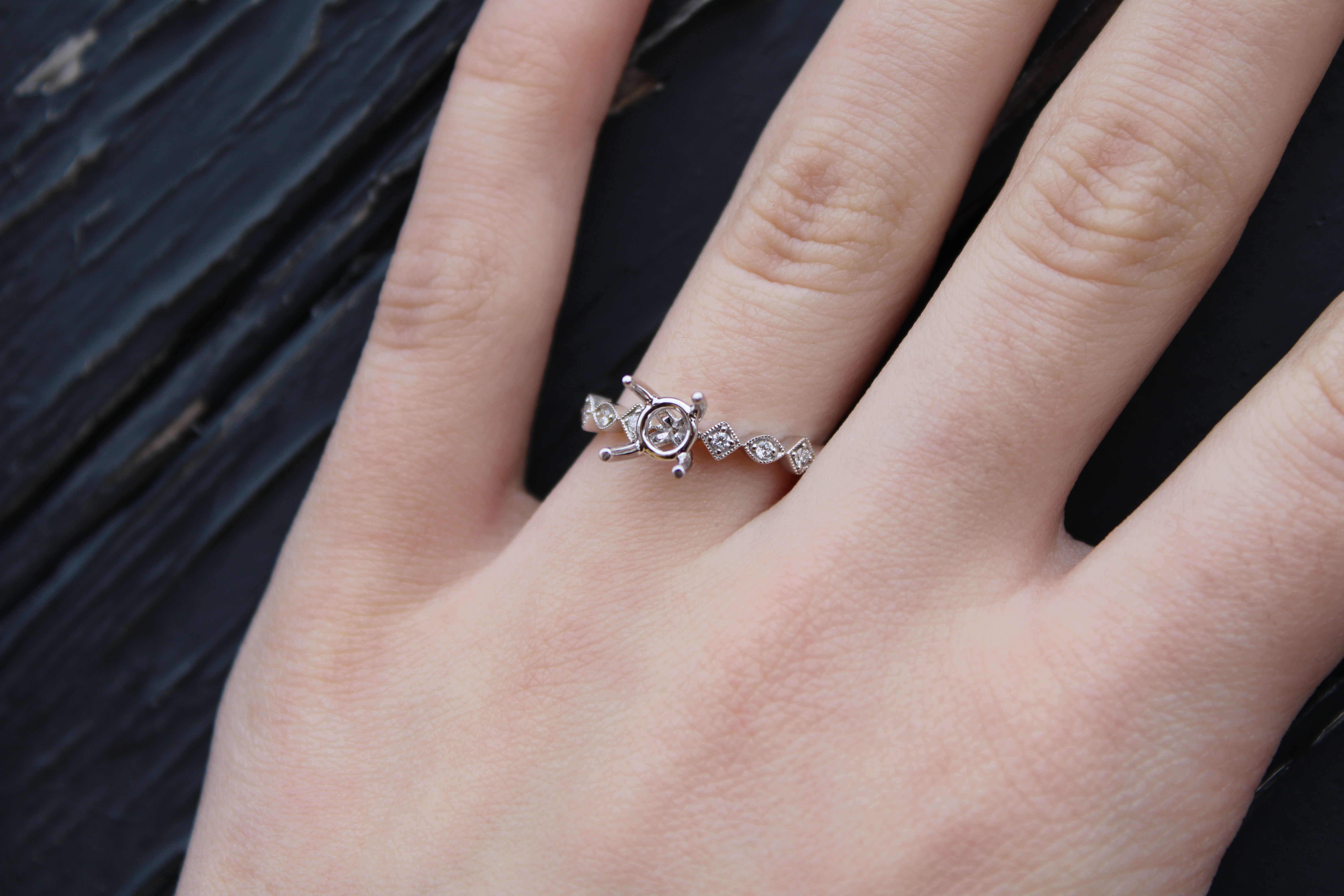 Square & Oval Detailed Band