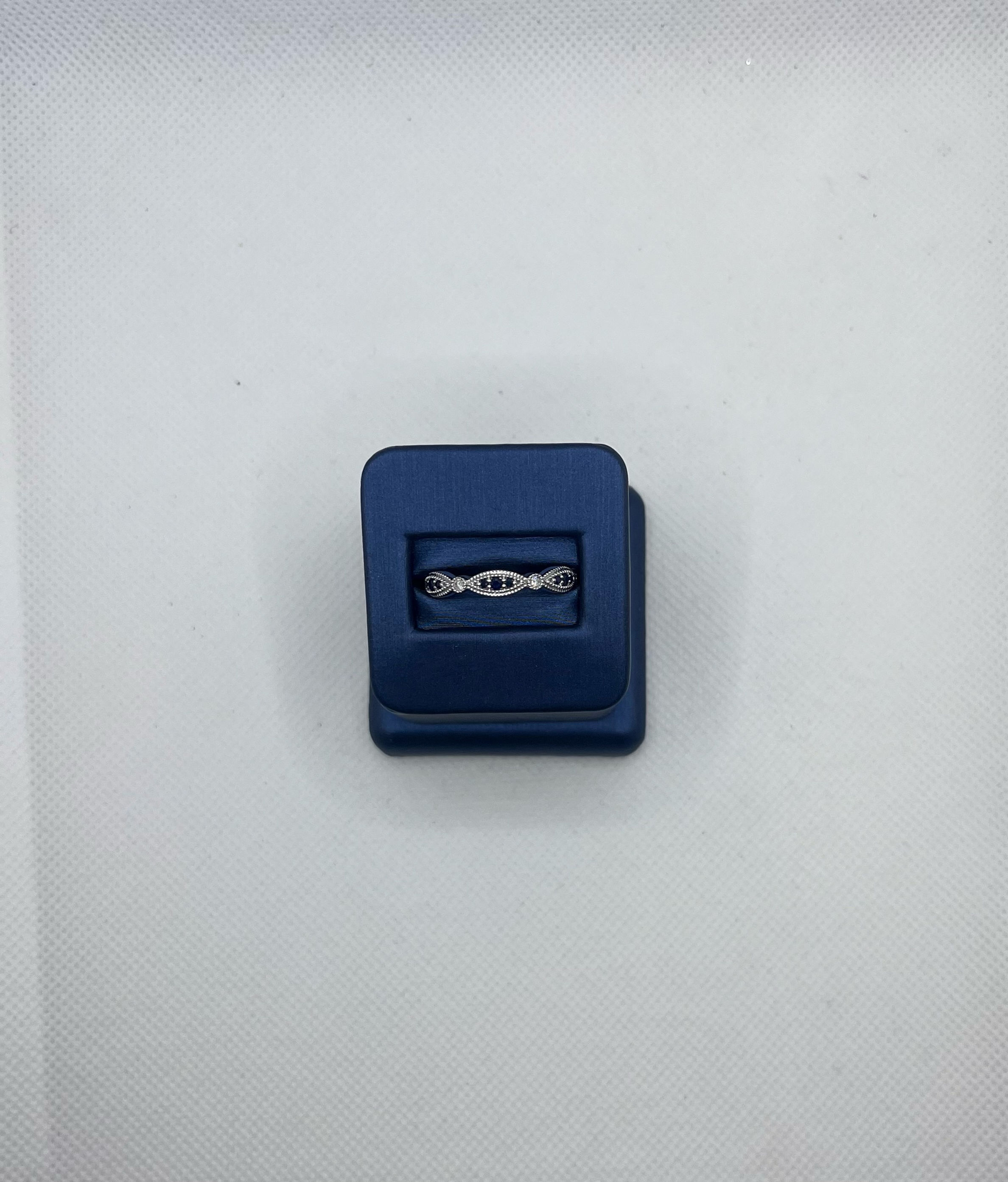 White Gold Ring with Sapphire