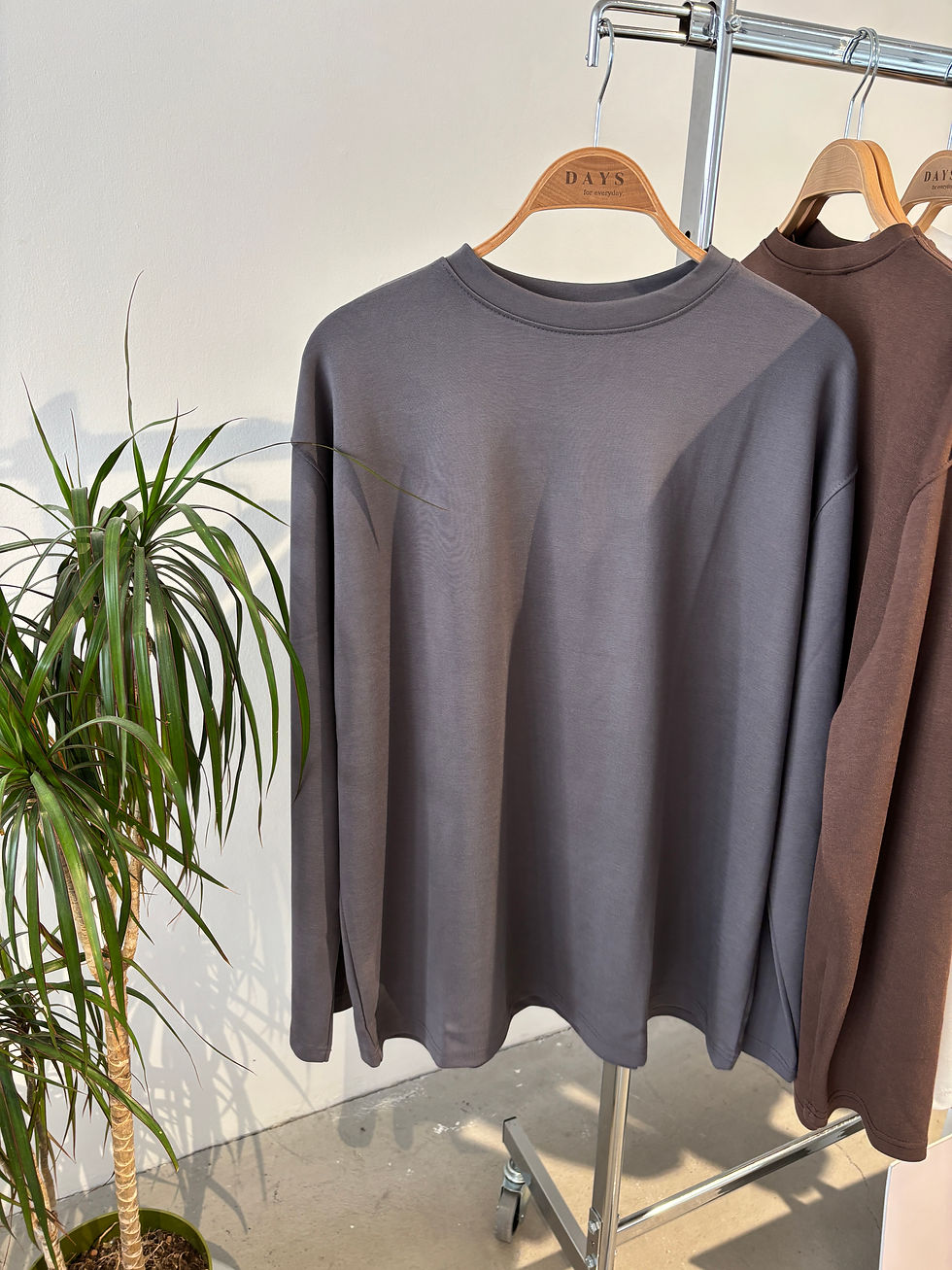 Küçük resim: Wednesday Long Sleeve T-Shirt