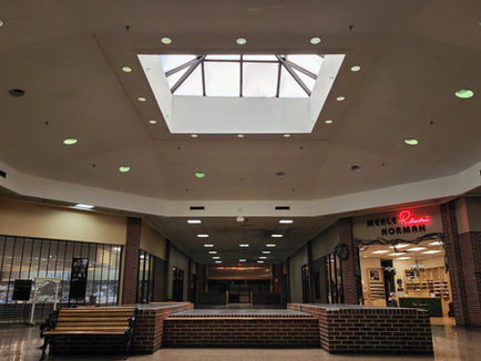Village Center Mall in Harlan, KY. Beautiful Dying Rural Mall with Planters.