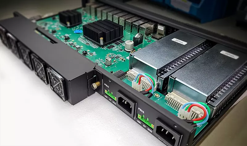 Imagem de OLT GPON Parks sendo fabricada