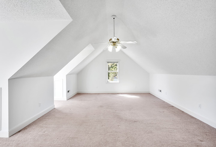 4927WoodcrestDrive-29.jpg