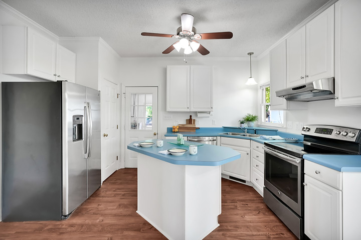 4927WoodcrestDrive-15.jpg