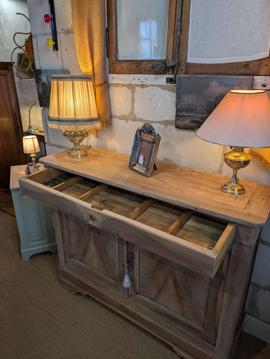 Miniature : Grand buffet étroit en noyer fin XIXème