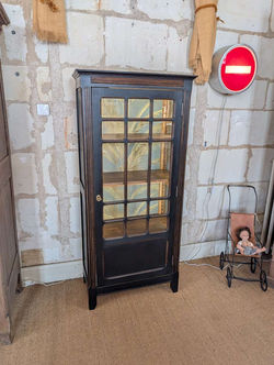 petite vitrine vintage