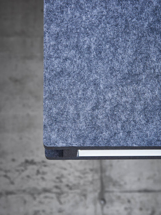 Soluzione acustica AKUPET con illuminazione a LED integrata – soluzione fonoassorbente e luce ambientale per interni moderni | Akuproject Italia