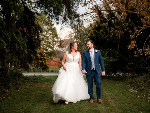 Laura & Lee’s Relaxed Spring Wedding at Houchins