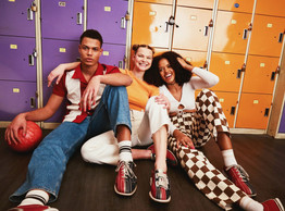essence campaign Werbung Kampagne Commercial Beauty nail polish Nagellack gel nails