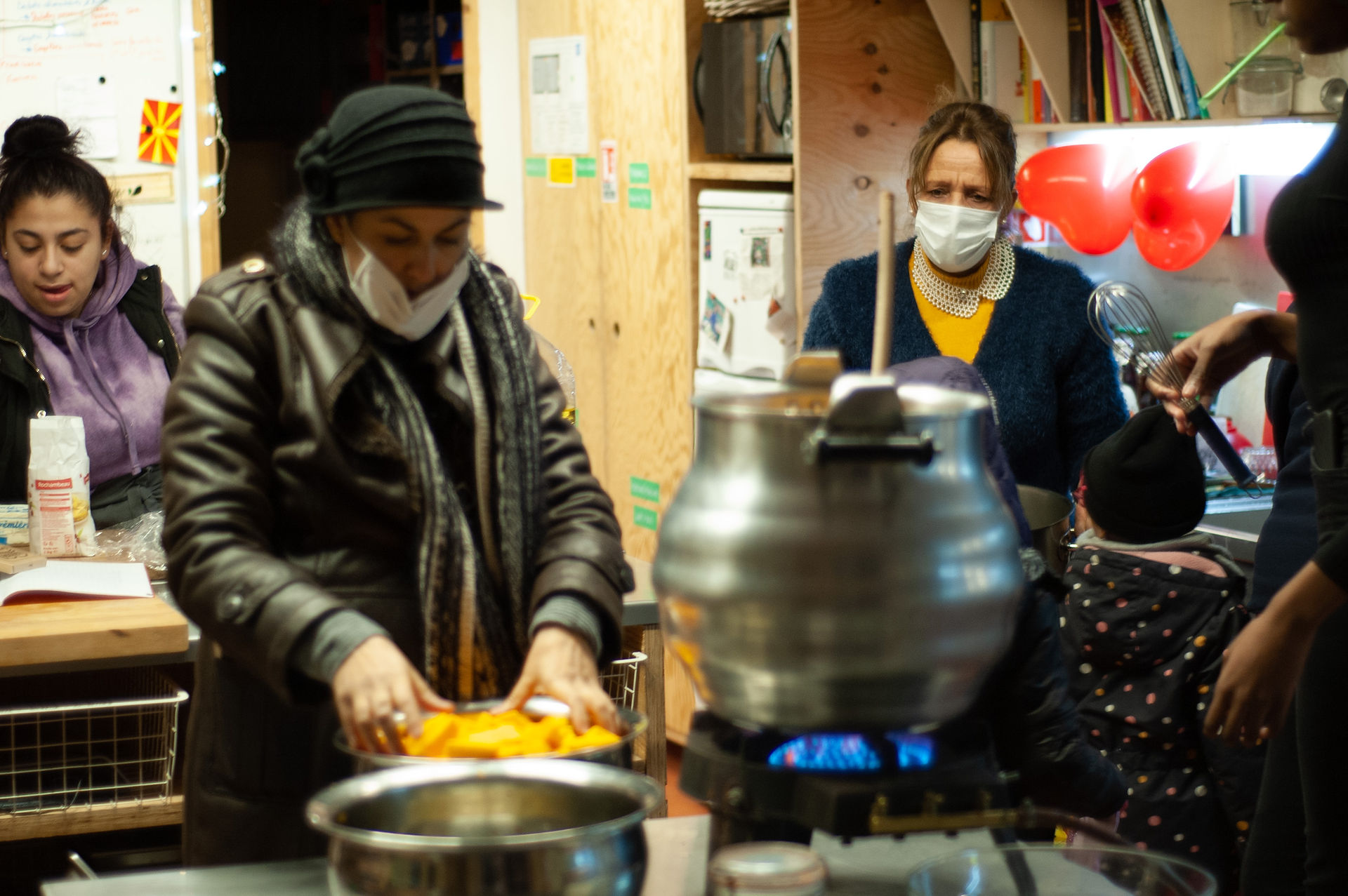 En cuisine, Association "Récolte urbaine" de Montreuil (Seine-Saint-Denis) photographiée par Marie HARRY