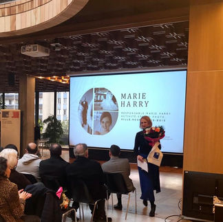 Remise du Prix du Jeune espoiur à la photographe Marie HARRY pour son travail