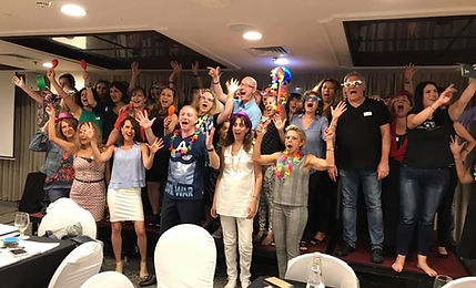 תמונה סמינר מרצים עם אנשים (1).JPG