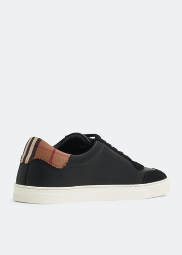 BURBERRY SNEAKERS 8061752 A1189 | Runway Boutique