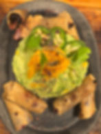 Guacamole con Mango y flautas de jamaica