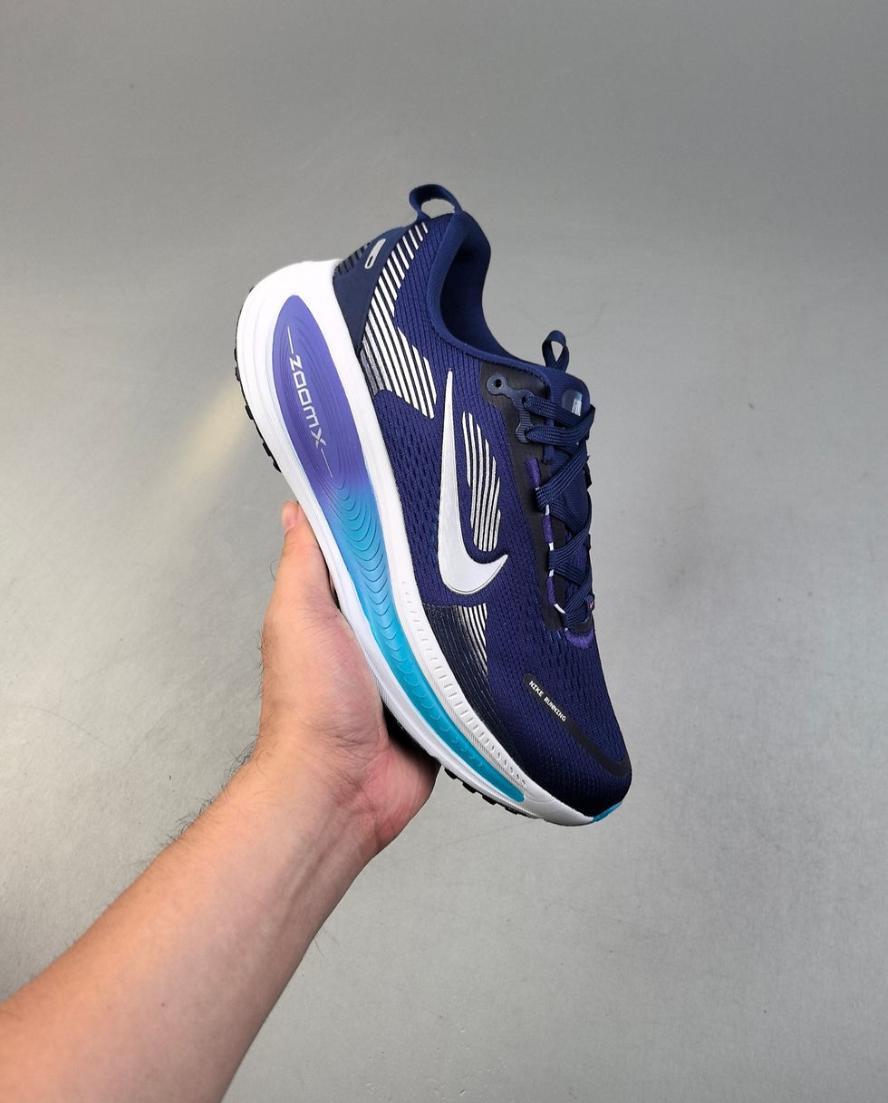 תמונה ממוזערת: Nike Vomero 18  ReactX