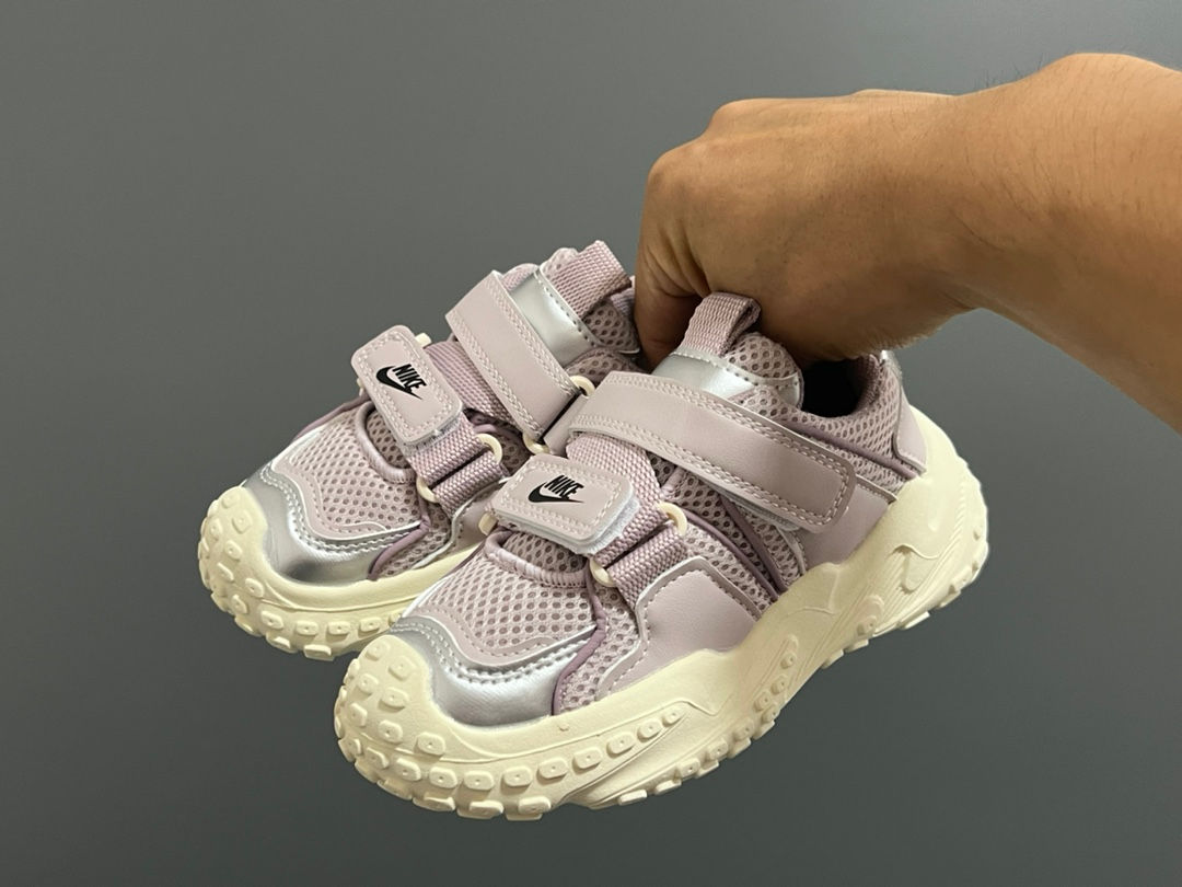 Nike Kids – דגם Double Strap Tire