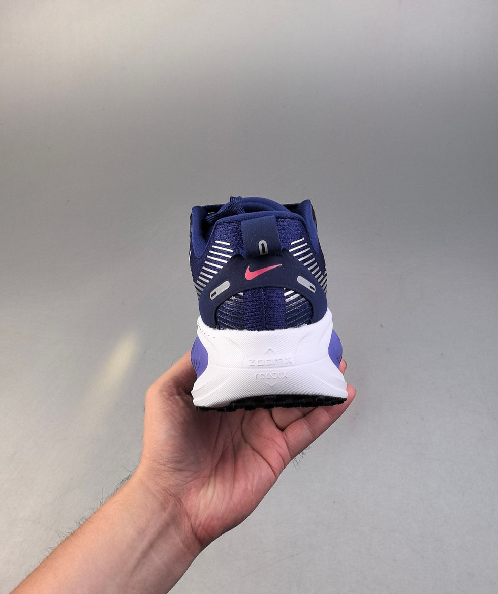 תמונה ממוזערת: Nike Vomero 18  ReactX