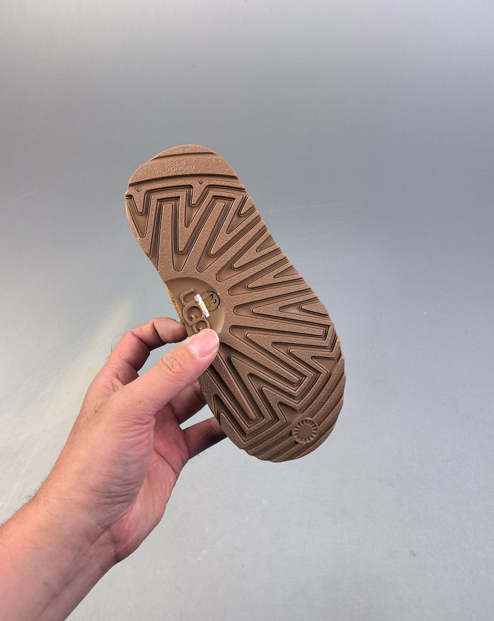 תמונה ממוזערת: UGG - מגפי נשים סרט ורוד