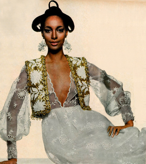 Vintage Oscar De La Renta ensemble, Vogue 1969