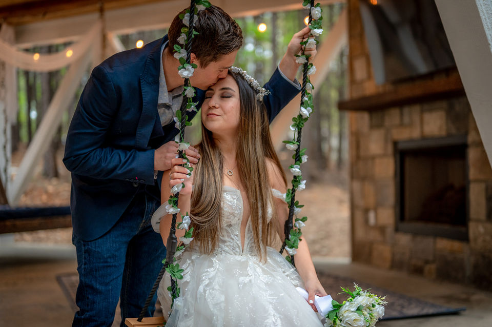 Treehouse at Pine Lake in Broken Bow Cabins Broken Bow Vacay Luxury Broken Bow cabin with a pool 5 Star Amenities in Broken Bow, OK Pine Lake and Hochatown, Oklahoma. Near Beavers Bend State Park, firepit and hot tub. Swinging bed