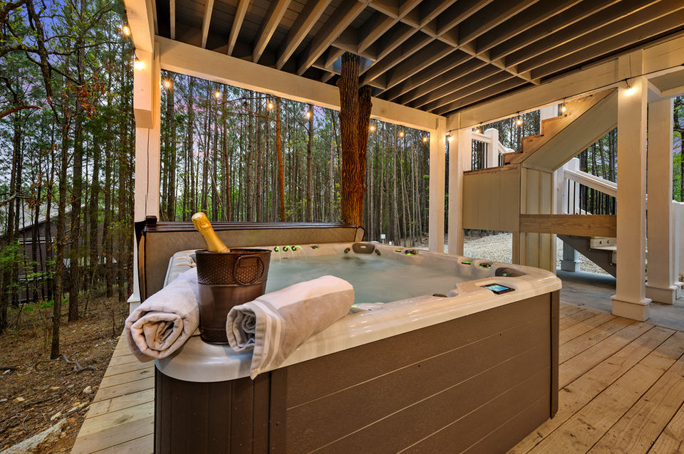 Treehouse at Pine Lake in Broken Bow Cabins Broken Bow Vacay Luxury Broken Bow cabin with a pool 5 Star Amenities in Broken Bow, OK Pine Lake and Hochatown, Oklahoma. Near Beavers Bend State Park, firepit and hot tub. Swinging bed