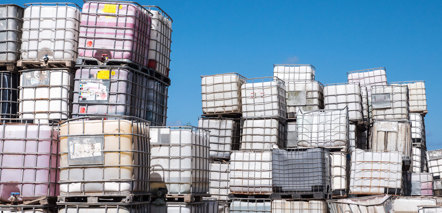 Used, dirty IBC containers
