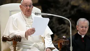 El papa Francisco enfrenta una “neumonía bilateral” y una “bronquitis asmática”