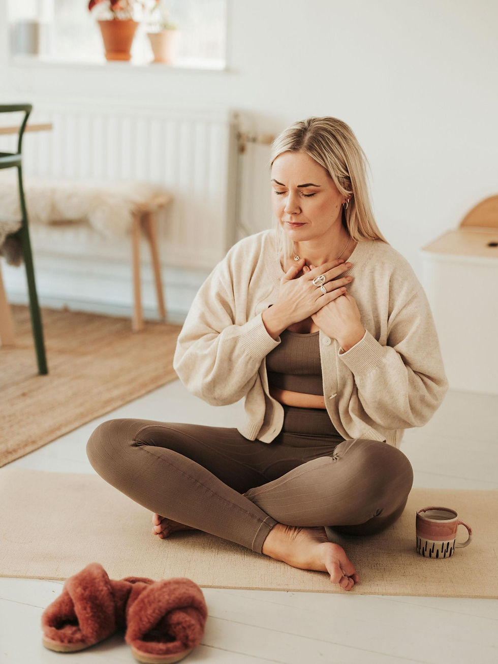 Faire du yoga pour calmer le mental, respirer. Pratiquer le yoga à Marly-le-Roi et le Chesnay