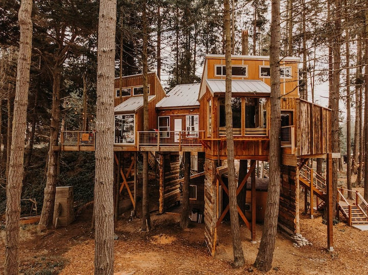 Eagle's Nest Treehouse in Port Angeles Washington: 21 Pacific Northwest Treehouse to Rent