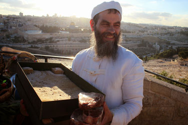 שבועות במקדש