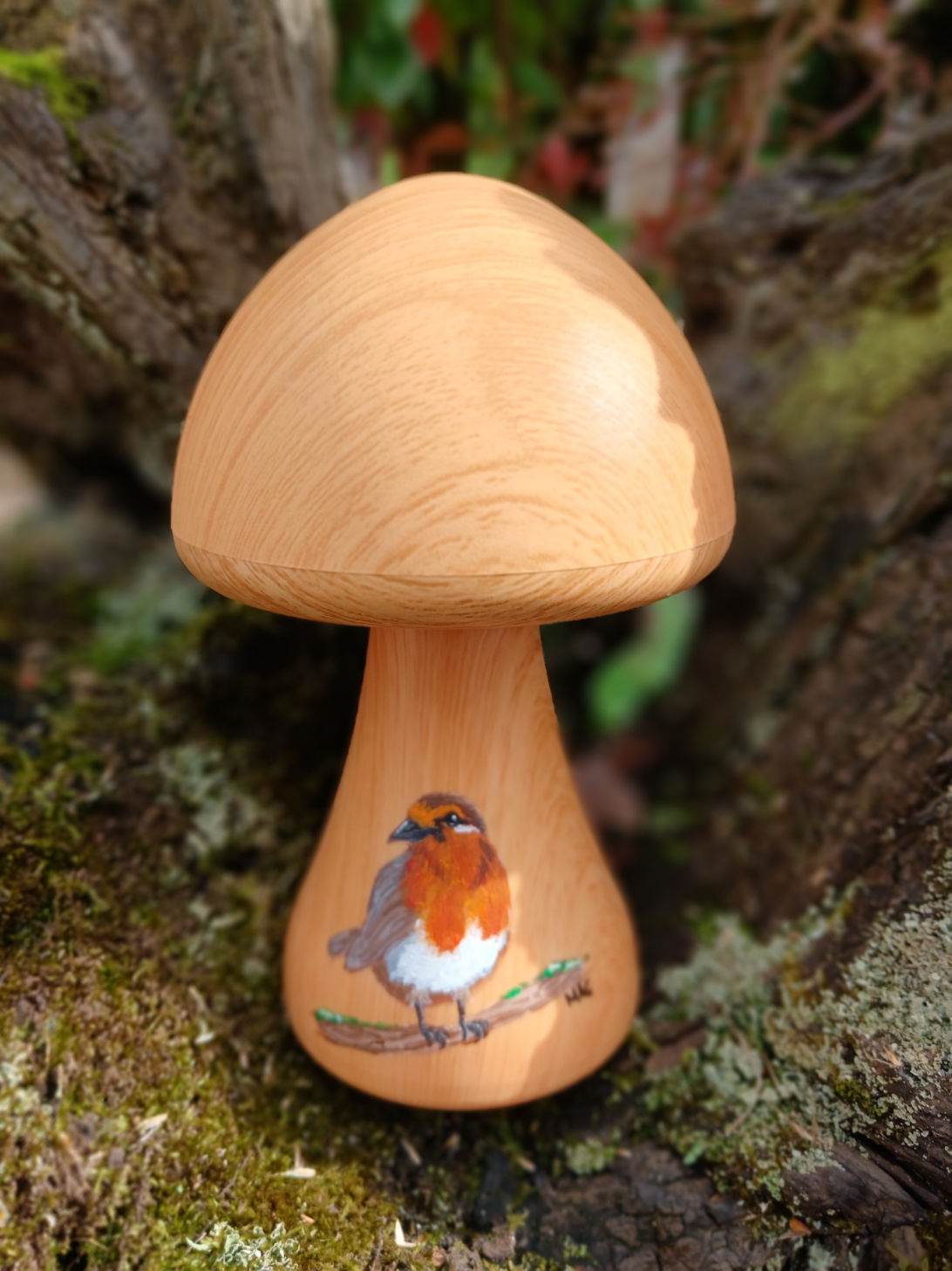 Mushroom rechargeable 17cm lamp. With a hand painted Robin.