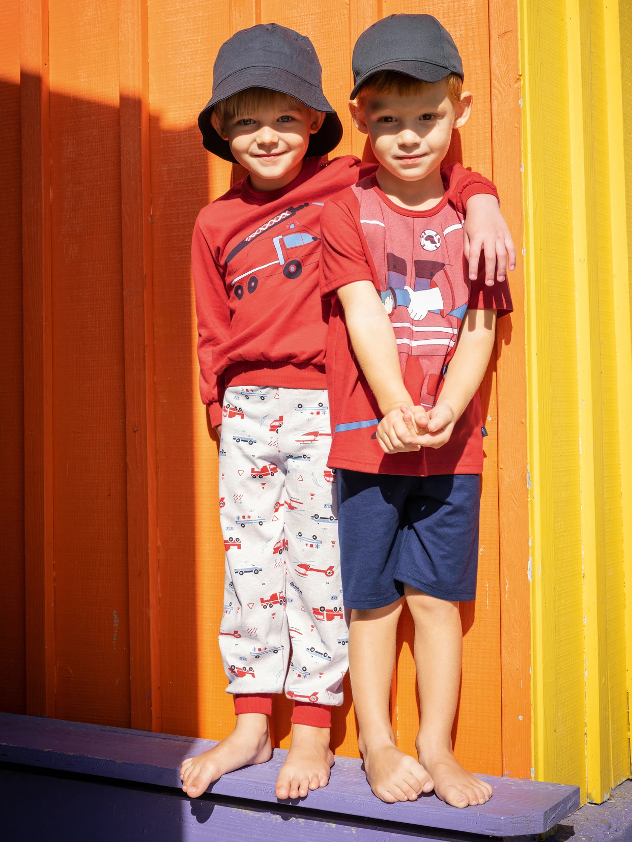 Calida-Toddlers-Fireman-Kinder-Buendchen-Pyjama-rot-56278-174-1