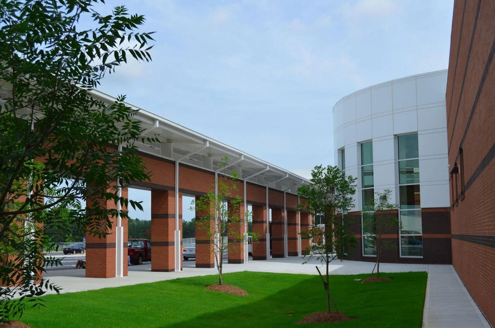 Exterior image of Discovery High School