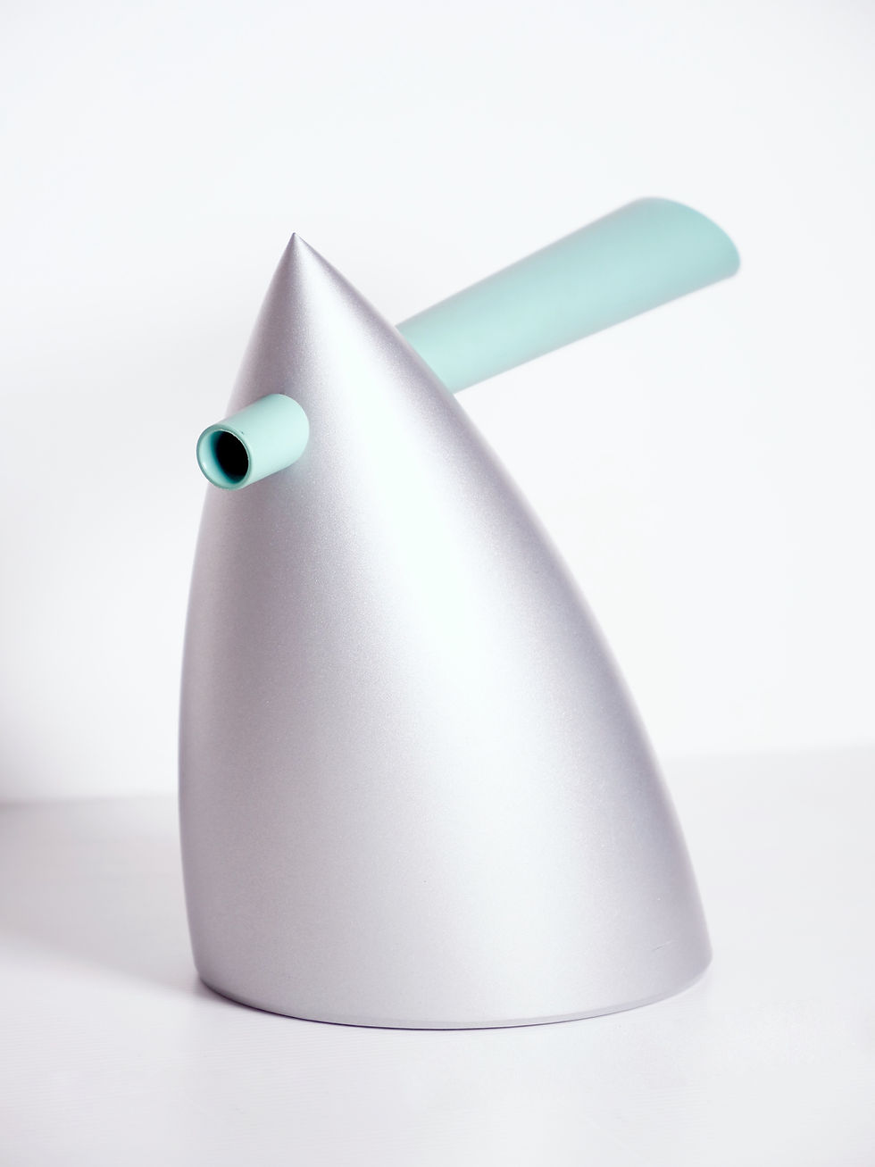 サムネイル： Philppe Starck "Hot Bertaa" Kettle for Alessi 1986