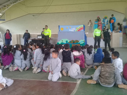 LA UNIDAD EDUCATIVA DEL MILENIO “CARLOS ROMO DÁVILA” CELEBRA EL DÍA DEL NIÑO