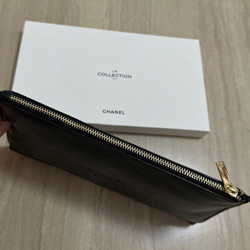 し*ば様 CHANEL BEAUTE ブラックポーチショルダー Chanel Beaute The Black Pouch - 8.7