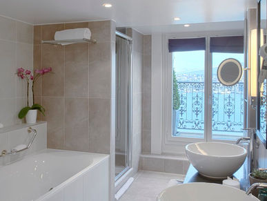 Rénovation rapide et lucratif de la salle d'eau d'un hôtel sans arrêt d'activité