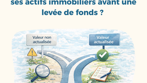Illustration représentant deux trajectoires opposées avant une levée de fonds : d’un côté une valeur immobilière non actualisée avec un avertissement et une loupe, de l’autre une valeur actualisée validée par une coche et un document d’analyse. L’image illustre l’intérêt d’actualiser la valeur de ses actifs immobiliers avant une levée de fonds.