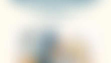 Illustration représentant l’évaluation d’un portefeuille immobilier multi-actifs : un immeuble, un commerce, un document d’analyse avec graphique, une calculatrice, des pièces de monnaie et une loupe avec un symbole euro. L’image illustre la consolidation de la valeur globale d’un parc immobilier.