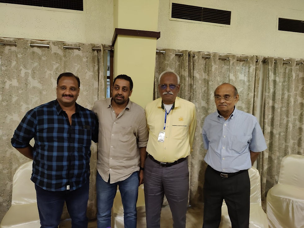 Sunil with S. Manoj, Kasi & Kalli