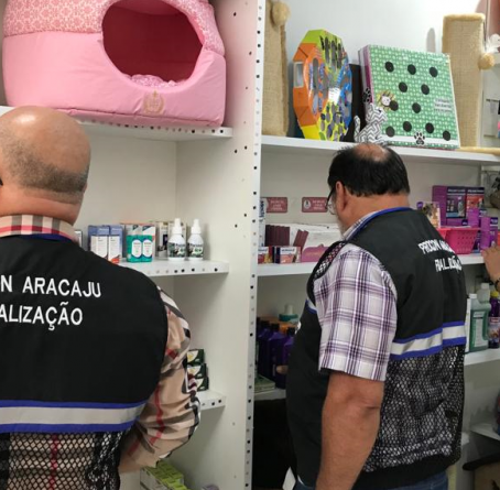 Prefeitura de Aracaju fiscaliza 15 Pet Shops