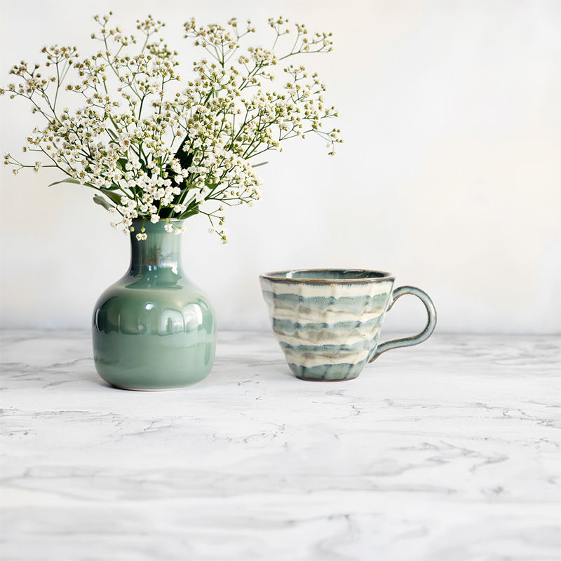 Tokyo Design Studio Porzellan Tasse mit Henkel beige – grün gestreift im Home-and-Kitchen Online Shop
