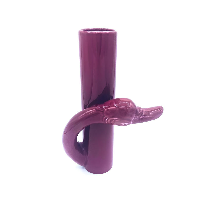 Rebirth Ceramics Keramik Vase CALYX Farbe Himbeer mit Gänsekopf