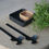 Miniaturbild: Home & Kitchen, Born in Sweden Salatbesteck LEAF, Schwarz, moderne Form