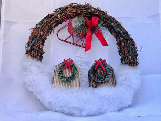 Thumbnail: Red Sleigh Wreath