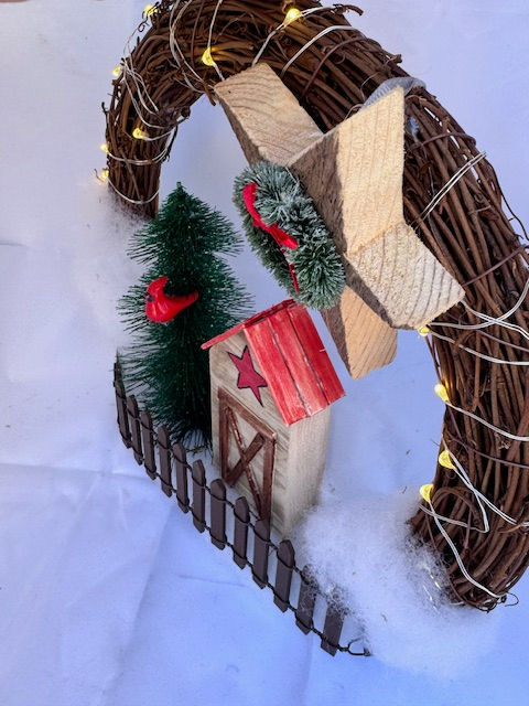 Thumbnail: Red Star Barn Wreath