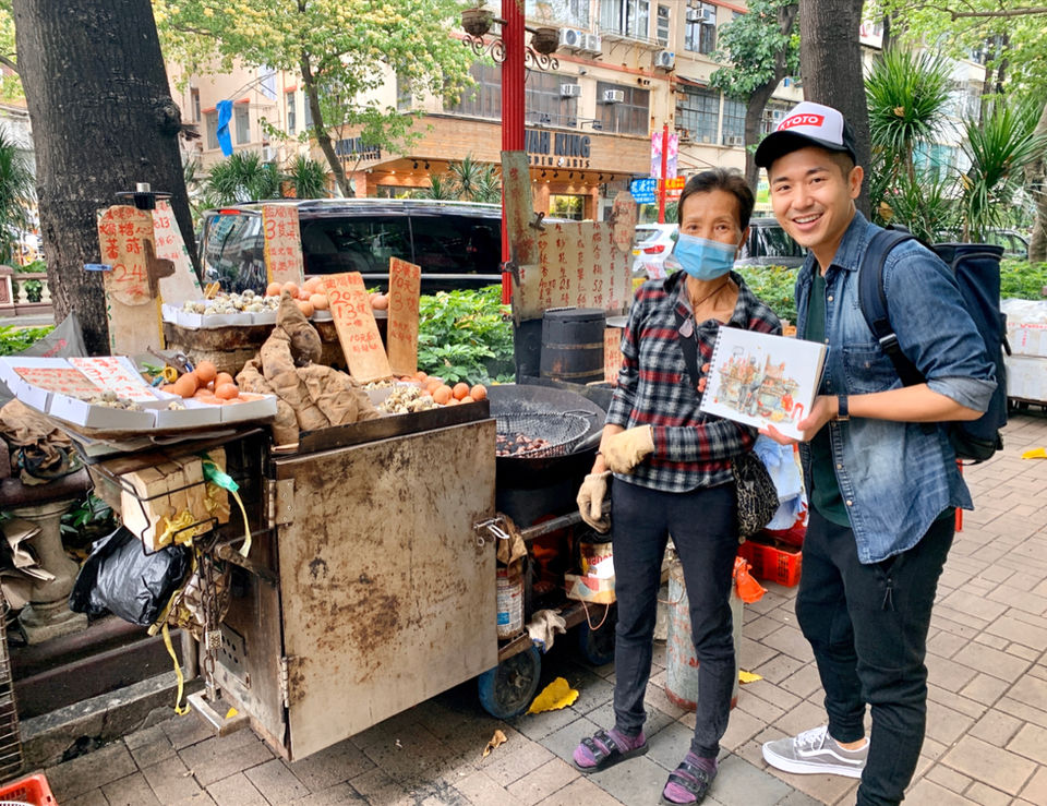 Roast chestnut, roast chestnut cart, Hong Kong street food, mobile hawker