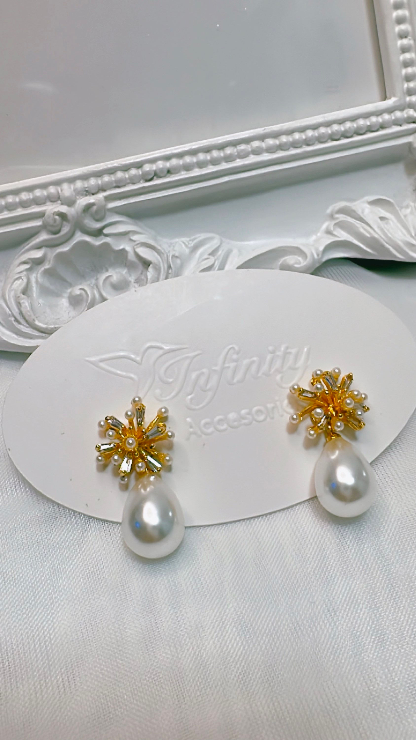 Precio neto aretes de oro laminado con perlas