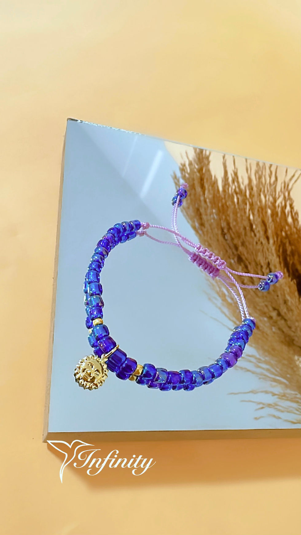 Miniatura: Pulseras de rocallas y oro laminado