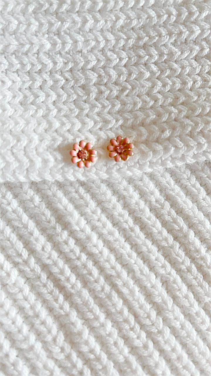 Aretes de flores de oro laminado